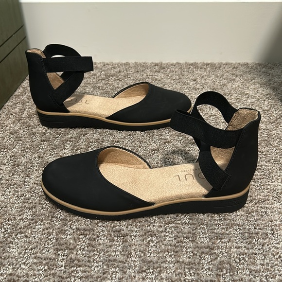 Naturalizer Black Ankle Strap Shoes - Picture 8 of 8
